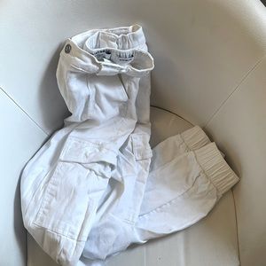 HOLLISTER ULTRA HIGH RISE WHITE CARGO PANTS